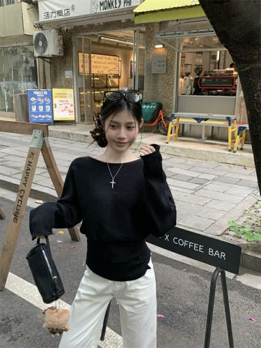 Real-shot, authentic design—stylish off-shoulder long-sleeve sweater for women, featuring a new autumn-style pleated, waist-defined knit top.