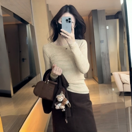 Women's V-Neck Knit Long Sleeve T-Shirt - 2025 Autumn/Winter New Arrival High-End Fitted Slimming Top for Layering and Underwear