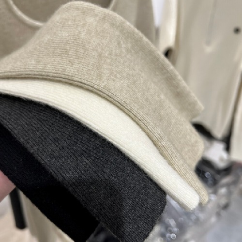 Oversized High-Neck Lace-Trimmed V-Neck Knit Top for Women - Long Sleeve, Reveals Collarbone - Winter New Arrival, Sleeveless, Fitted Crew Neck Base Layer Top