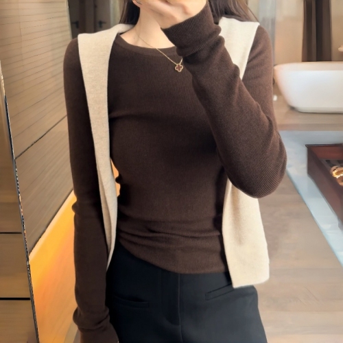 Women's V-Neck Knit Long Sleeve T-Shirt - 2025 Autumn/Winter New Arrival High-End Fitted Slimming Top for Layering and Underwear