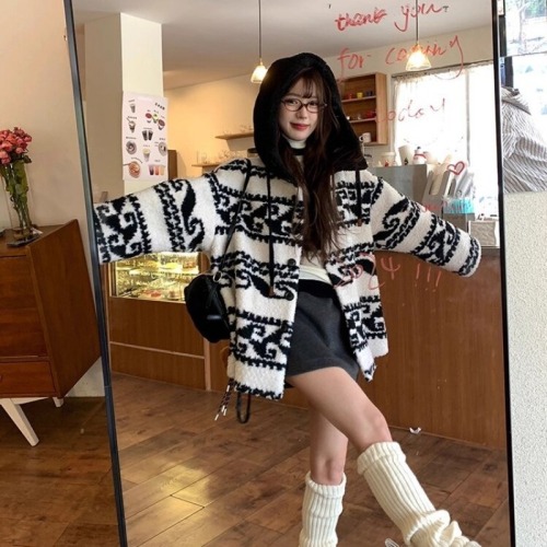 Korean-style relaxed vintage contrast-color hooded sweater coat—autumn/winter chic, stylish, and absolutely stunning hoodie cardigan YJ