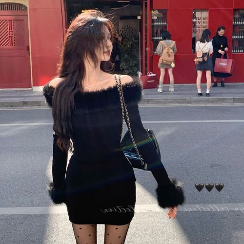 Pure Desire Sexy Fluffy Off-the-Shoulder Dress for Women Autumn New Arrival Waist Cincher New Year Battle Dress Black Bustier Skirt Short Skirt