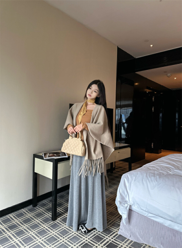 Actual photos, old money-style elegant casual beige versatile cape coat for women, autumn and winter outerwear cape