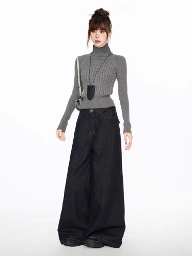 Women's Pure White High-Neck Sweater, Autumn/Winter Short-Sleeve Tight Fitting Knit Top for Layering