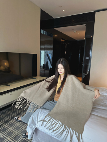 Actual photos, old money-style elegant casual beige versatile cape coat for women, autumn and winter outerwear cape