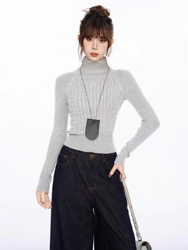 Women's Pure White High-Neck Sweater, Autumn/Winter Short-Sleeve Tight Fitting Knit Top for Layering