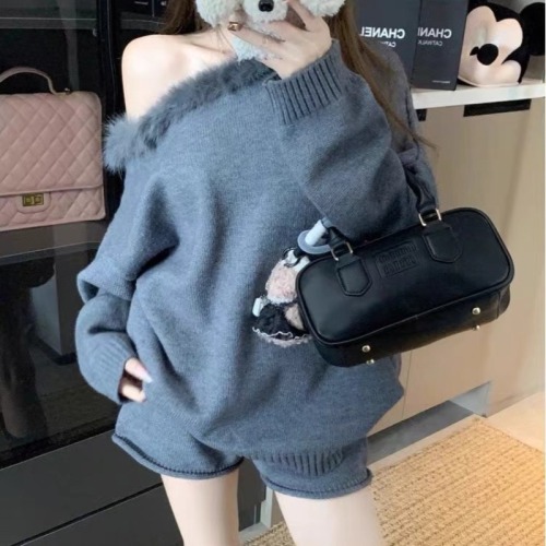 New Gentle Style Outfit: Cropped Puffer Collar Soft and Chewy Long-Sleeve Knit Sweater + Shorts Set