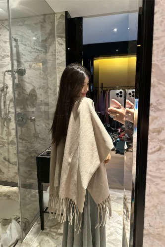 Actual photos, old money-style elegant casual beige versatile cape coat for women, autumn and winter outerwear cape
