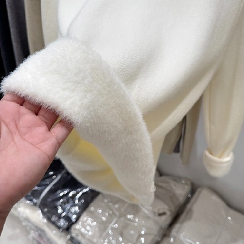 Women's 2025 Winter New Korean Style Semi-High Neck Fleece Sweater, Pure Color Warm and Versatile Short-Sleeve Knit Top