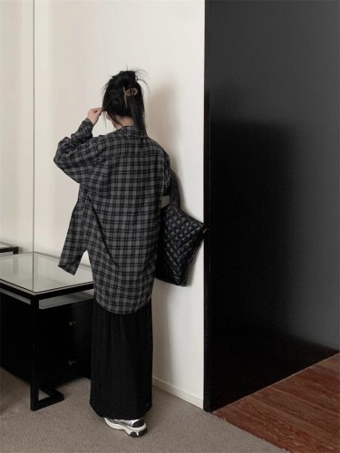 Drapey dark gray plaid shirt, loose and high-end design, niche cardigan, casual and versatile shirt, jacket, spring and autumn