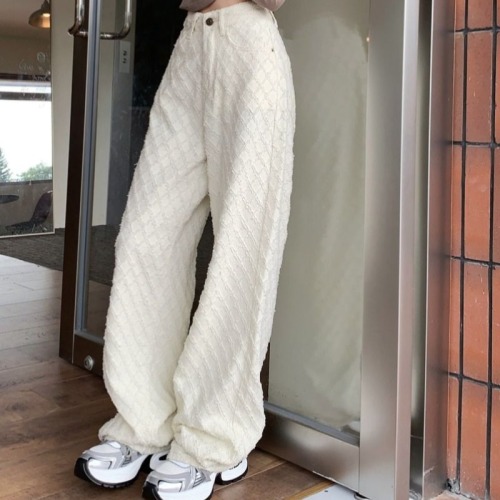Chic design sense, small fragrance style, patterned floral, cream-colored straight-leg jeans for women, winter high-waisted, slimming long pants