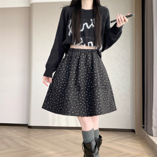 Realistic Plaid Woolen Semi-Skirt for Women, Thick A-Line Short Skirt with Puffy Flower Bud Design