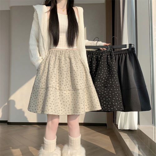 Realistic Plaid Woolen Semi-Skirt for Women, Thick A-Line Short Skirt with Puffy Flower Bud Design