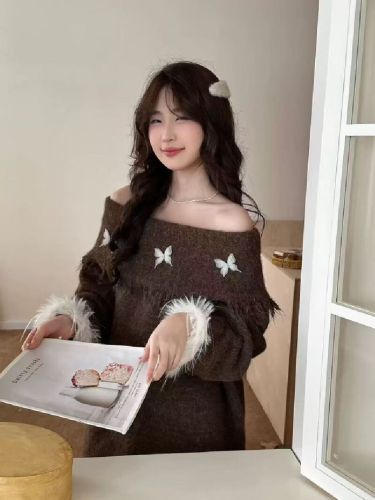 Korean-style grey fuzzy sleeve bow tie one-shoulder sweater for women, autumn and winter lazy style knitwear, unique off-shoulder top