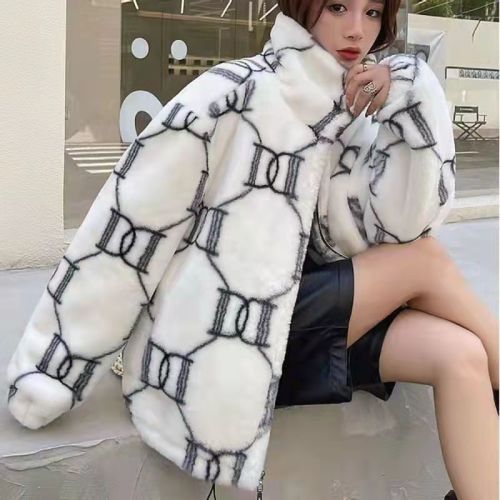 Women's New Korean Style Faux Fur Hooded Coat, Dual-Sided, Loose Fit, Warm and Cozy, Fleece Lined, Oatmeal Fur Trendy Outerwear