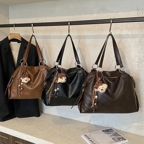 [Same style as Xu Yiyang] Straight-look hobo bag, medium size, vegetable-tanned full-grain calfskin, single-shoulder black spring tote for women.