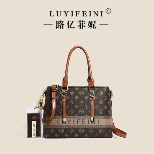 Women's Hong Kong Shopping Bags for Autumn/Winter Fashion Commute Crossbody Bag Large Capacity Genuine Leather Single Shoulder Handheld Tote Bag Trendy