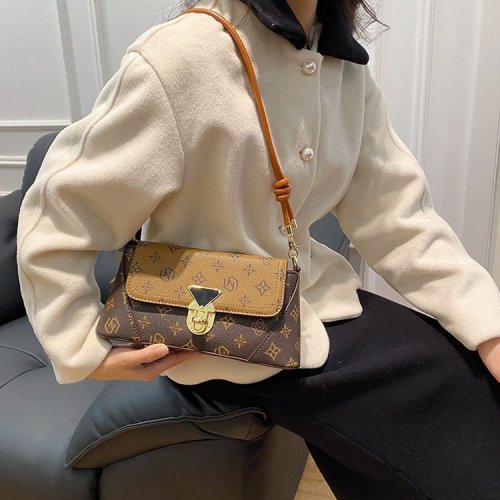 This year's popular underarm baguette bag for women, new niche designer single-shoulder crossbody exquisite small square bag