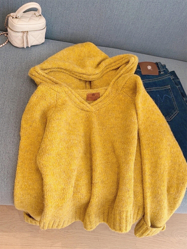 Gentle-style ginger-yellow hooded knitted sweater for women—new autumn/winter relaxed, soft, and cuddly raccoon-fur pullover.