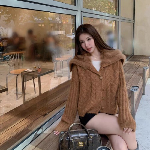 2025 New Korean Style Navy Fox Knit Cardigan Leather Outerwear for Women Young and Fashionable Slimming