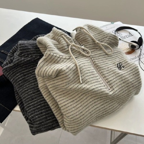 Women's Loose Hooded Sweatshirt Outerwear with Half Chain Print, New Style 2025 Winter