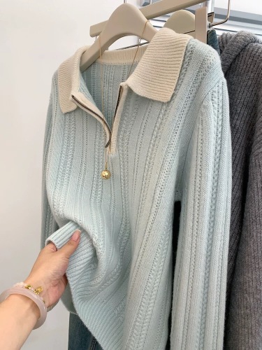 Half-zip collar long-sleeved knitted sweater for women, suitable for innerwear or outerwear, new autumn and winter style, very beautiful top