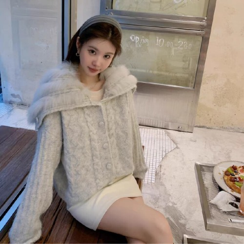 2025 New Korean Style Navy Fox Knit Cardigan Leather Outerwear for Women Young and Fashionable Slimming