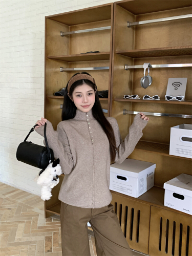 Photographed in real life, half open-collared button-up top, high-neck knit sweater for women, soft and fluffy, inner wear, base layer top.