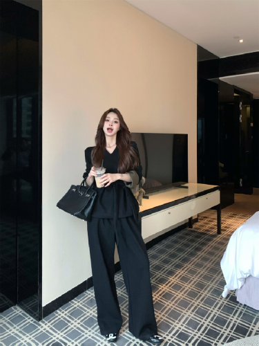 Photographed~ Fleece-lined Design-color Contrast Cuff V-neck Loose Top + High-waist Wide-leg Pants Set with Ribbon Trio