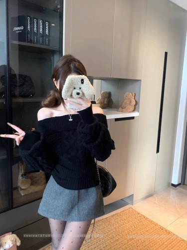 Pure Desire Windproof Sexy One-Shoulder Long-Sleeve Sweater for Women 2025 Autumn/Winter New Slimming Waist Crochet Knit Top Trendy