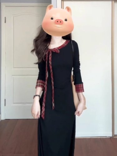 2025 Autumn New French Black Hepburn Style Bow Knit Dress with Elegant Inner Layer Long Skirt