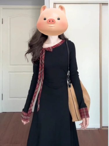 2025 Autumn New French Black Hepburn Style Bow Knit Dress with Elegant Inner Layer Long Skirt