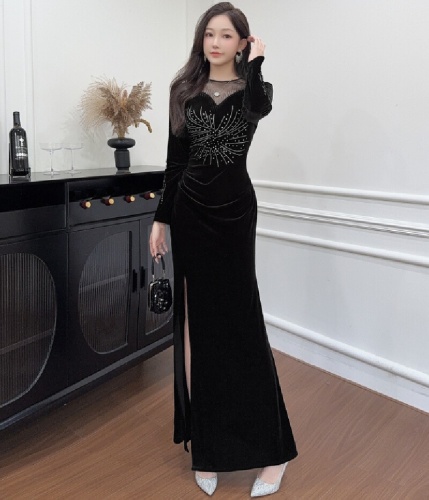 High-end black French-style lace-trimmed velvet A-line maxi dress with spaghetti straps and slits
