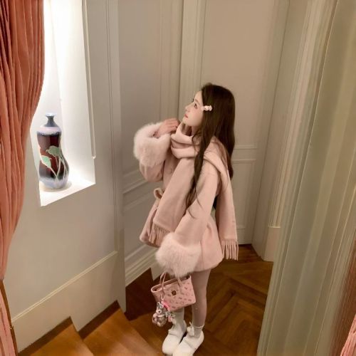 French-style Sweet Rich Girl Pink Belted Lapel Waist-Slimming Wool Coat with Tassel Scarf—Women's Autumn/Winter Two-Piece Set