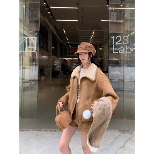 2025 New Suede Jacket Korean Lamb Fur Skin One-Piece Short Biker Coat Leather Jacket Women Winter Petite Size