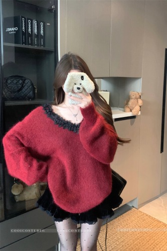 Photographed Christmas V-neck lace sweater for women, winter ambiance, pure desire, warm, tie-up top