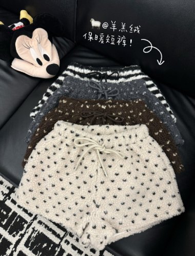 Actual Shoot Autumn/Winter Korean Style Elastic Waist Belt Loose Fitting Slimming Casual Short Shorts for Women with Heart Stripes Lamb Fur Knit Shorts