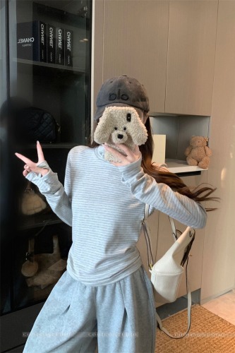 Photographed Autumn/Winter New Fleece Lined Velvety Crew Neck Striped T-Shirt Top for Women