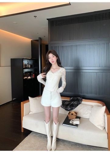 Original fabric lined with plush pure desire V-neck long-sleeved lace blouse for women, slimming short sleeve innerwear top