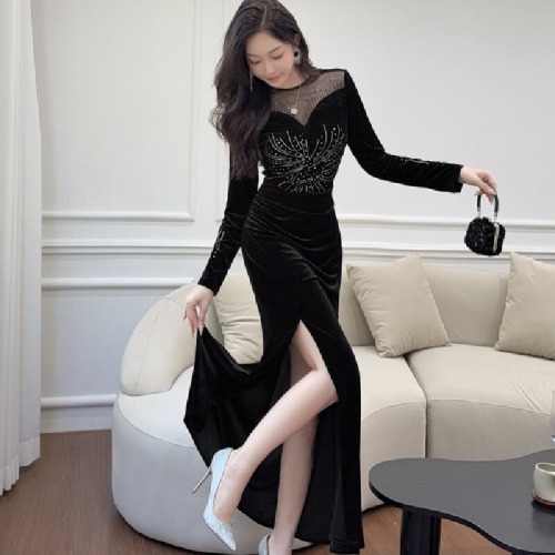 High-end black French-style lace-trimmed velvet A-line maxi dress with spaghetti straps and slits