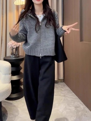Korean striped hooded double zip knit sweater for women, suitable for autumn and winter, large size, plus size, lazy style, slimming outerwear