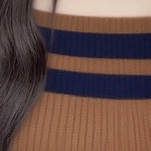 Korean-style early autumn outfit, incredibly stylish, light mature top, unique small design, beautiful faux two-piece striped knitwear for women