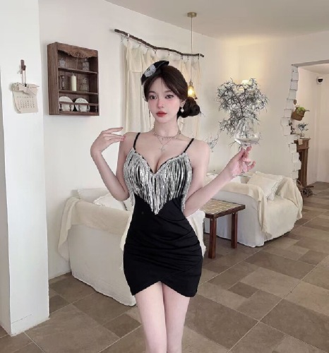 Real-shot low-cut elastic tassel-matched strap bodycon short base dress