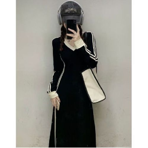 Plus-size curvy girl's autumn/winter striped V-neck long-sleeved T-shirt base skirt dress—women's Korean-style high-end A-line maxi skirt
