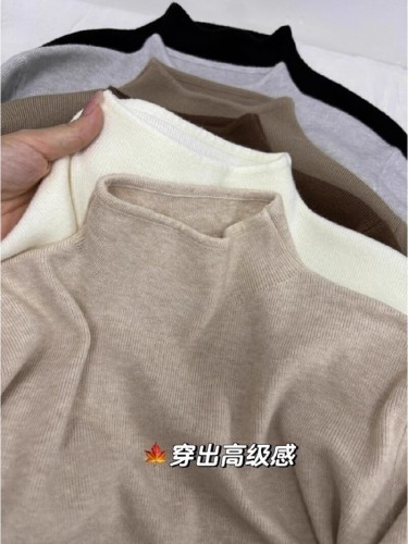 High-end minimalist retro pumpkin orange base shirt for women, innerwear for autumn and winter, half-length soft and fluffy crew neck sweater, long-sleeved knitted top