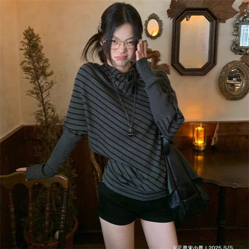 Women's Loose Long-Sleeve Knit Top with Striped Batwing Collar, New Korean Design Fashion