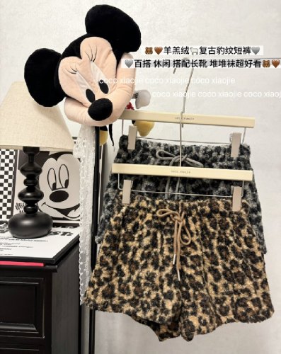 Photographed Retro Small Milk Leopard Casual Shorts Winter Lamb Wool Leopard Print Spice Girl High-Waisted A-Line Loose Wide Leg Boot Pants