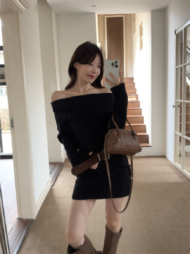 Photographed 2025 Autumn/Winter New Korean Style One-Shoulder Long-Sleeve Knit Dress with Waist Cincher and Hourglass Skirt for Women with Elastic Waist