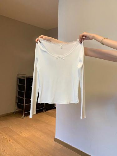 1x1 Duvet Fabric Design-Driven, Niche Lace-Trimmed Long-Sleeve T-Shirt for Women—Autumn/Winter, Low-Neck, Warm-Keeping Base Top with a Purely Alluring Style