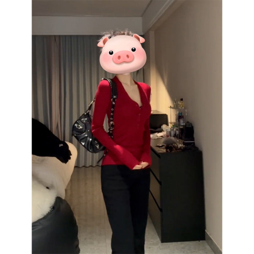 Pure Desire Red V-neck Top for Women, Can Be Worn Alone, 2025 Spring and Autumn New Model, Body-Fitting, Hot Girl Style, Sexy